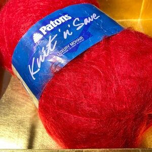 NWT Huge Patons Knit 'n' Save Mohair Yarn. Red Skein (450g / 15.87oz)